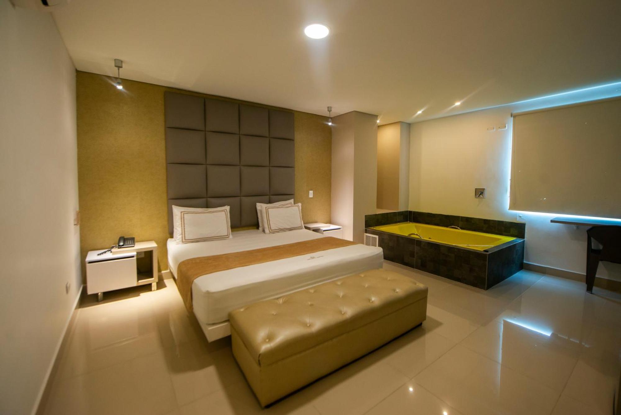 Infinity Hotel ميديلين المظهر الخارجي الصورة