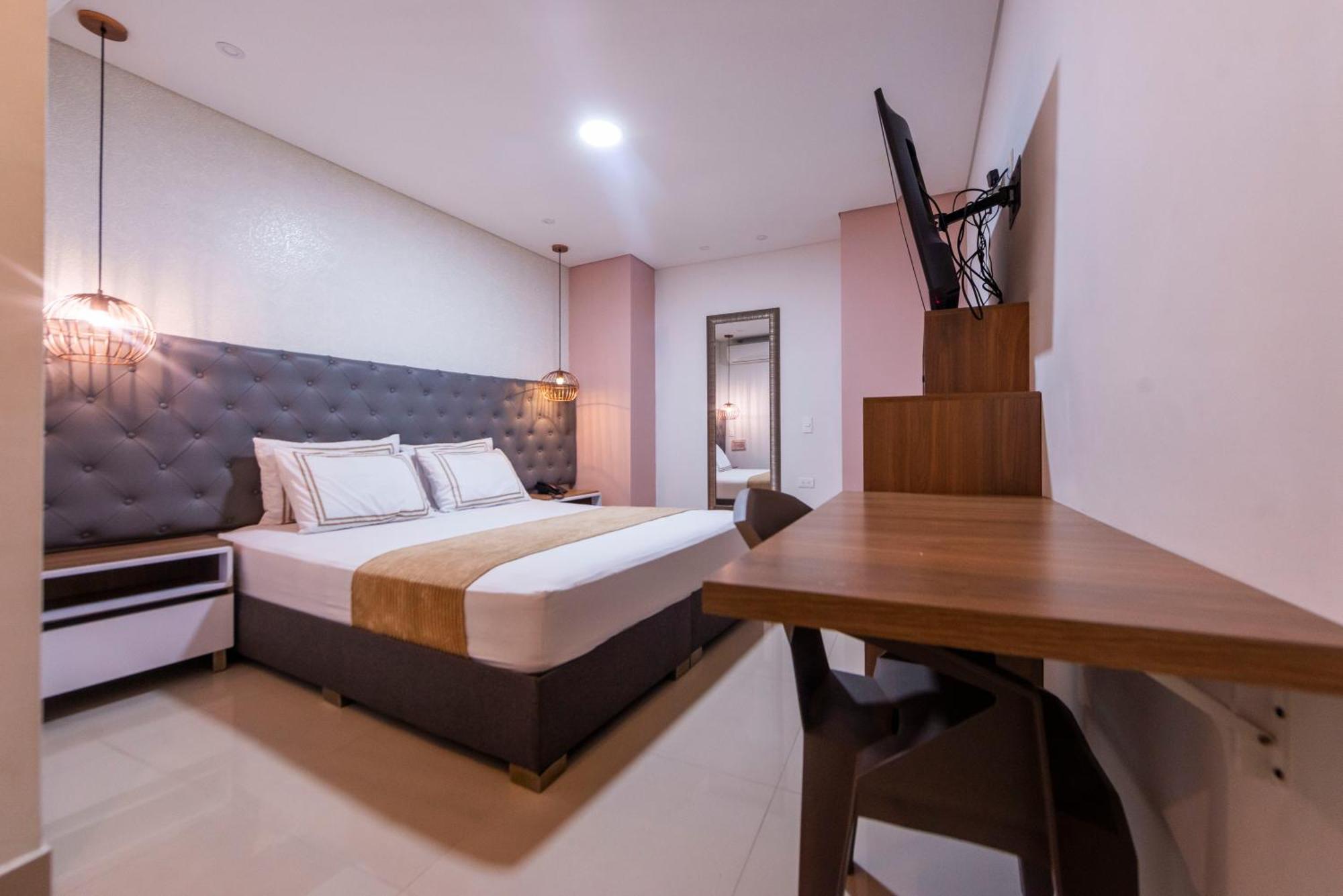 Infinity Hotel ميديلين المظهر الخارجي الصورة